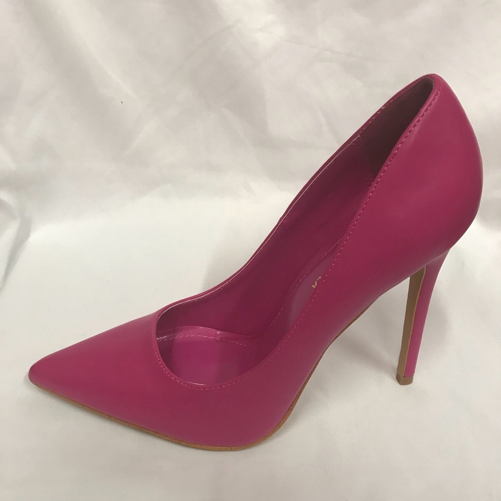 New 4.5 inches pointed heels in  Fuchsia pu
